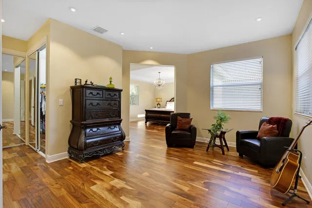  Residence photo 17