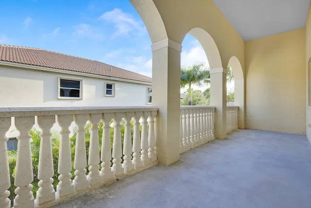  Residence photo 29