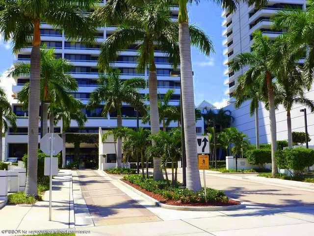 The Plaza of The Palm Beaches Unit 14 E/F photo 3