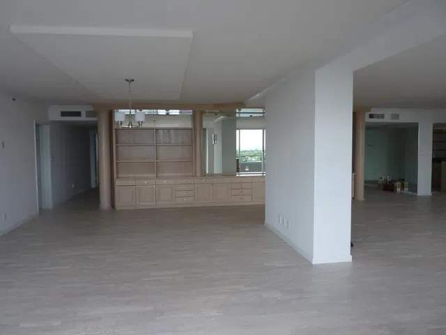 The Plaza of The Palm Beaches Unit 14 E/F photo 10