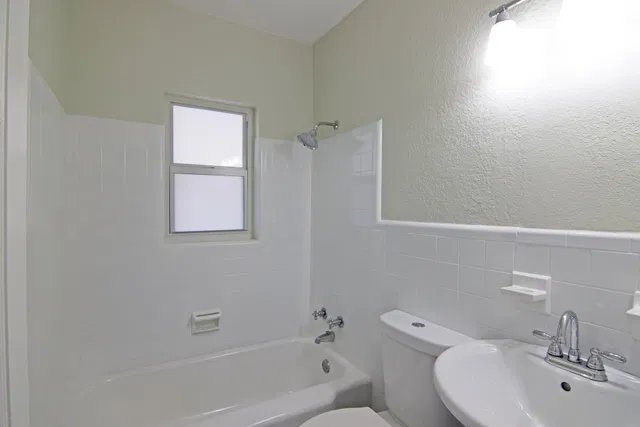 Old Northwood Residence photo 9