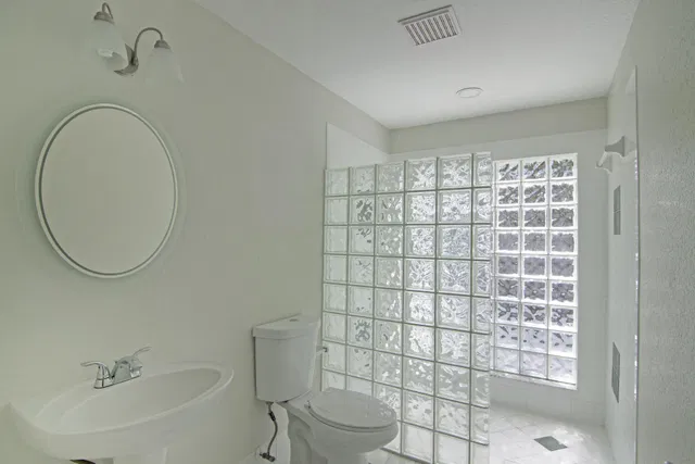 Old Northwood Residence photo 19