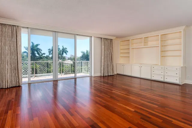 354 Chilean Avenue #5a