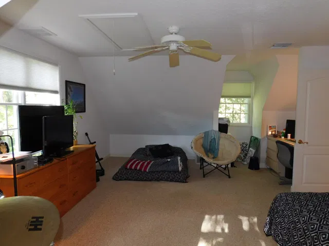 Residence photo 28