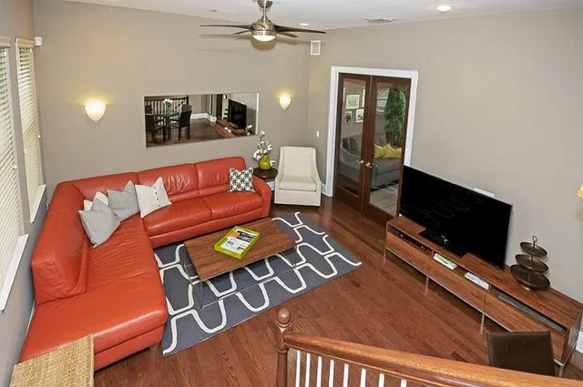 Hamilton Place Unit B photo 4