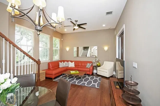 Hamilton Place Unit B photo 5
