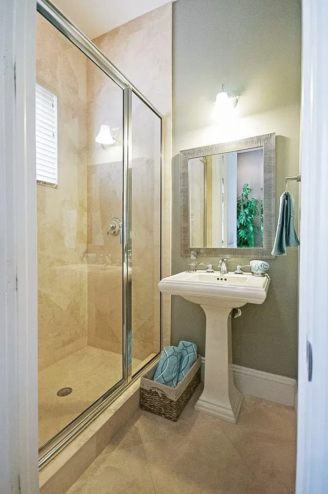 Hamilton Place Unit B photo 8