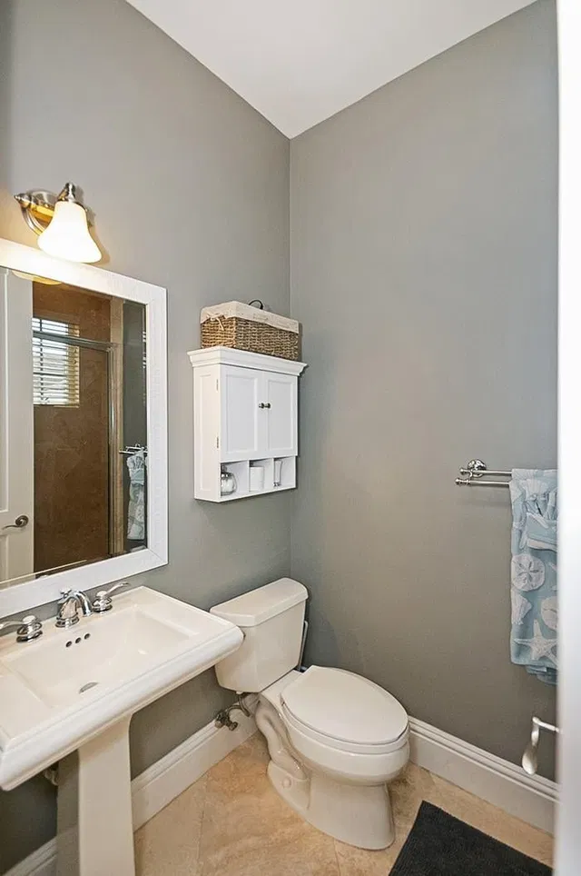 Hamilton Place Unit B photo 15