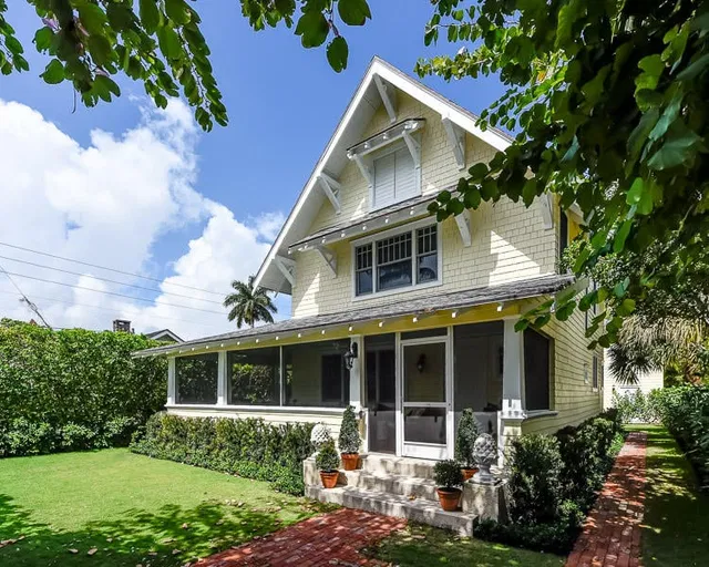357 Seabreeze Avenue