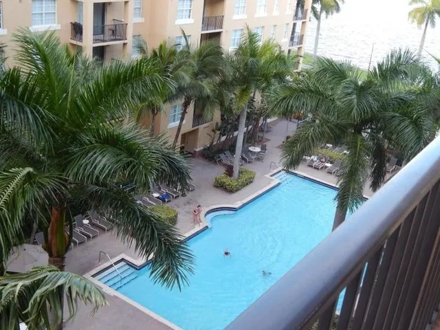 Downtown West Palm Beach Unit 411 photo 3