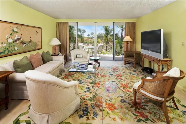 227 Australian Avenue #3a