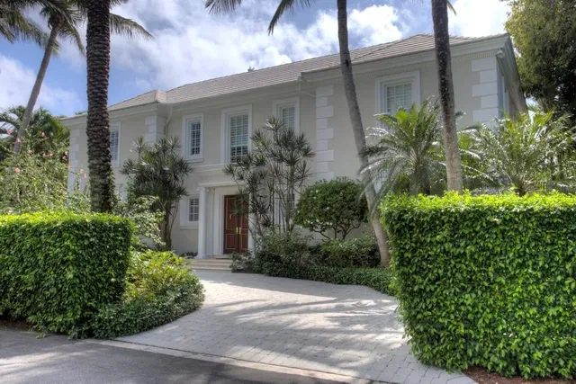 200 Emerald Lane