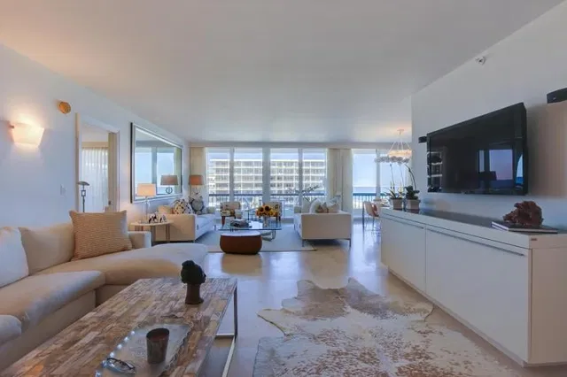 2660 S Ocean Boulevard #402s
