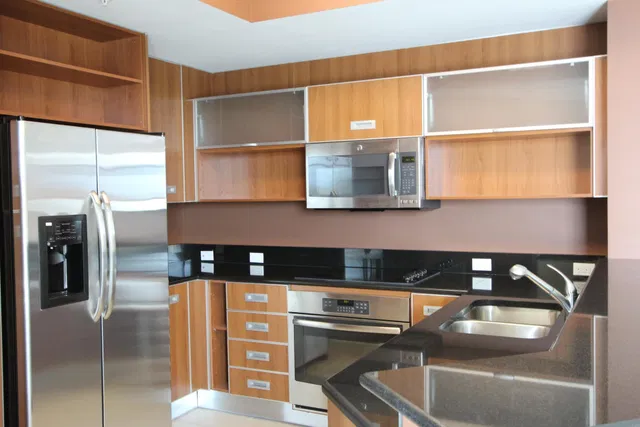 The Whitney Unit 520 photo 6