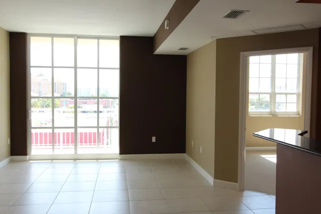 The Whitney Unit 520 photo 9