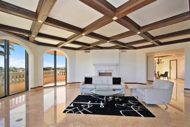 L'Ermitage Palm Beach Unit 406 photo 2