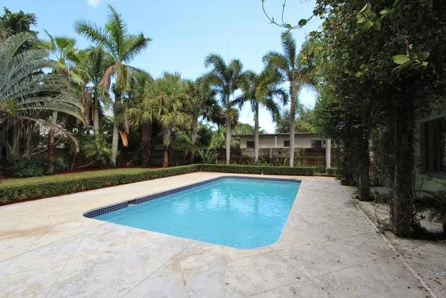 SoSo West Palm Beach Residence photo 3