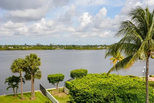 2784 S Ocean Boulevard #405n