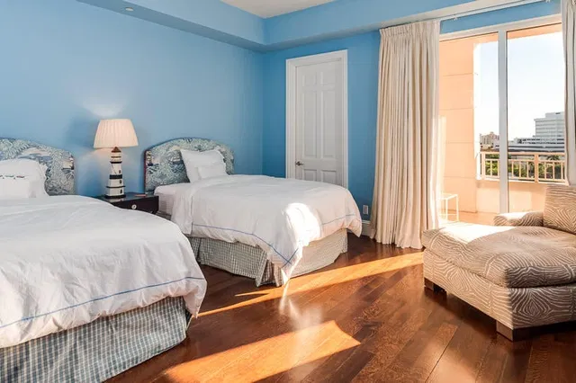 One Watermark Place Unit 702 photo 9