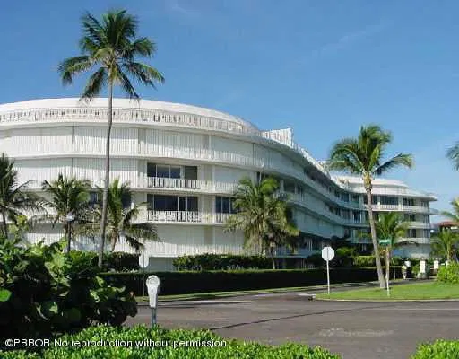 One Royal Palm Way Palm Beach Unit D5 photo 2