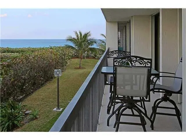 Emeraude Palm Beach Unit 205 photo 2