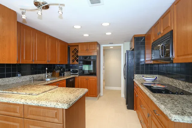 Emeraude Palm Beach Unit 205 photo 6