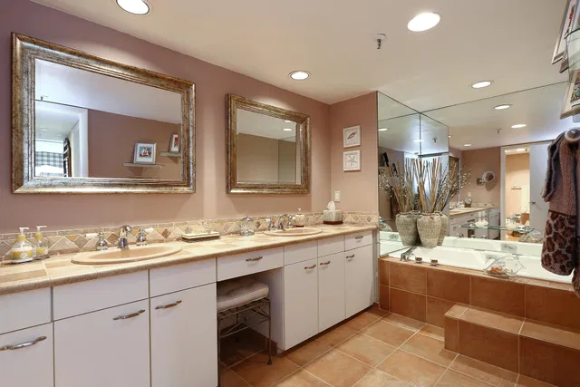 Emeraude Palm Beach Unit 205 photo 7
