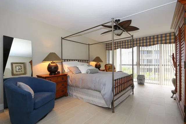 Emeraude Palm Beach Unit 205 photo 8