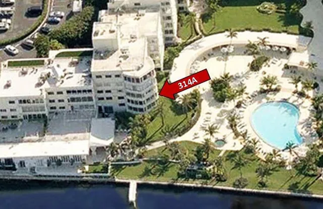 44 Cocoanut Row #314a