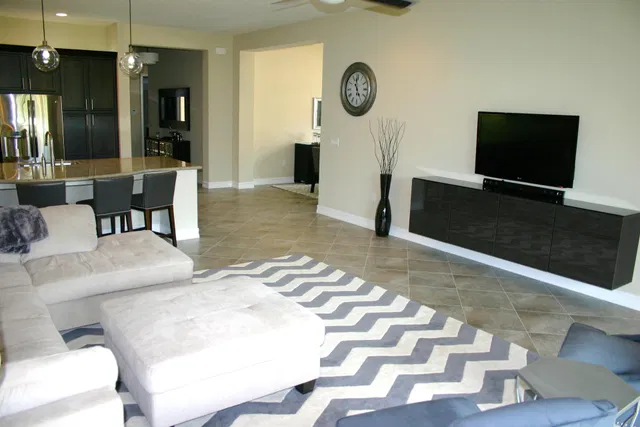 Residence photo 3