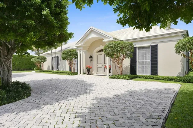 201 Bahama Lane