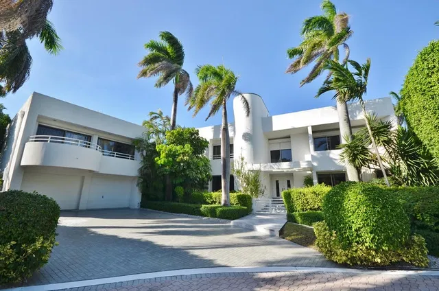 17 Sloans Curve Drive