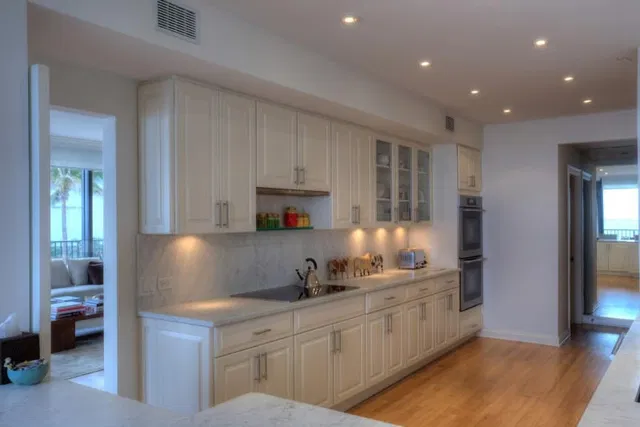 Dunster House Palm Beach Unit 2a photo 8