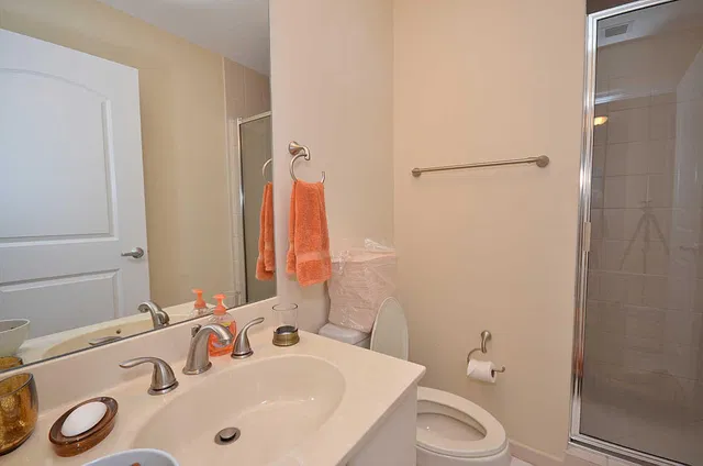 Two City Plaza Unit 917 photo 3