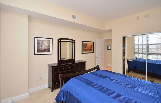 Two City Plaza Unit 917 photo 5