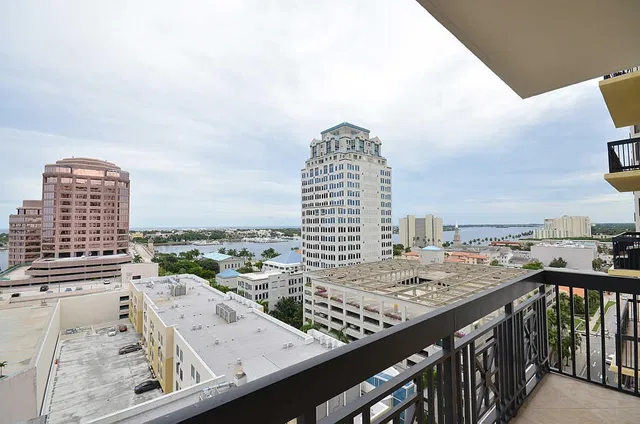 Two City Plaza Unit 917 photo 8