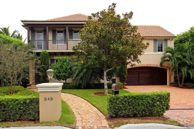 245 Queens Lane