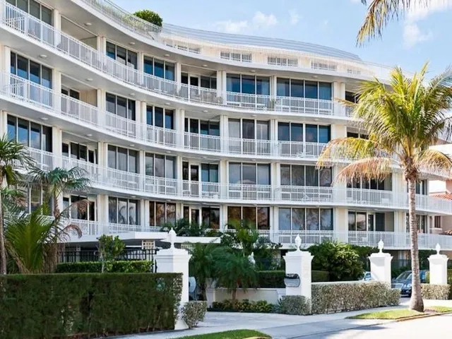 100 Royal Palm Way #E2