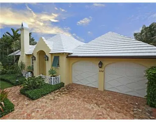 208 W Indies Drive