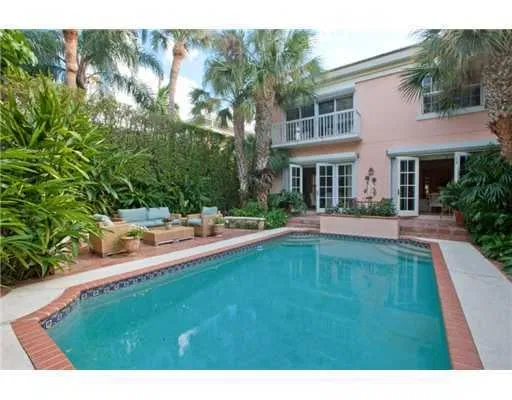 429 Brazilian Avenue