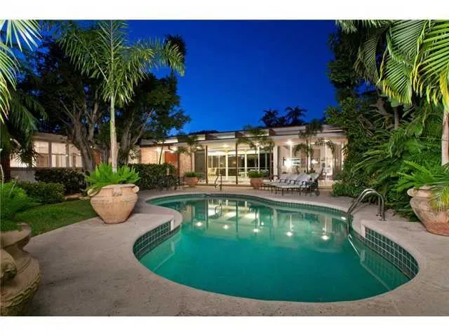325 Garden Road