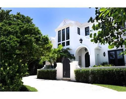 416 Brazilian Avenue