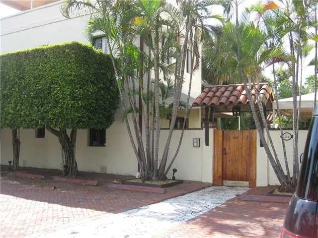 214 Chilean Avenue #A