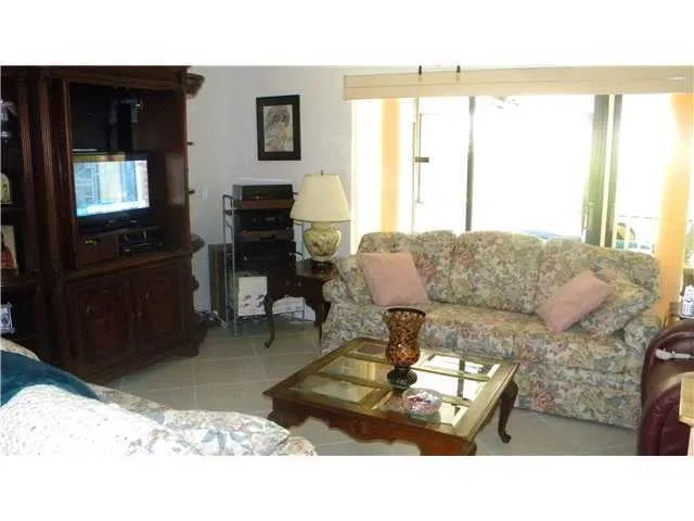 Residence photo 5