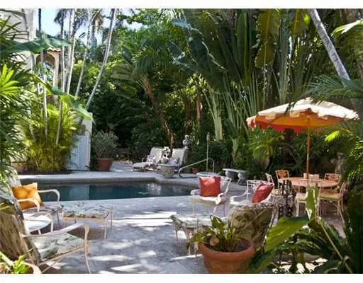343 Seabreeze Avenue