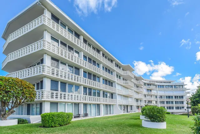 100 Sunrise Avenue #219