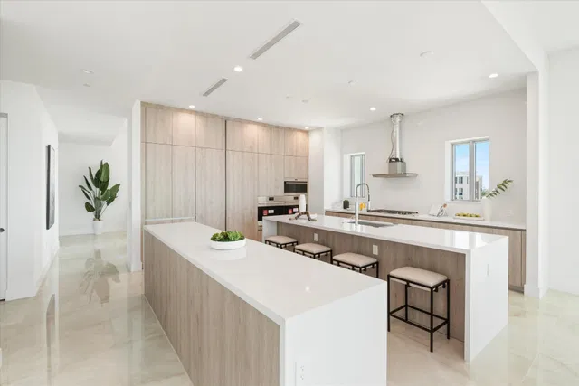 Royal Palm Residences Boca Raton Unit 901 photo 6