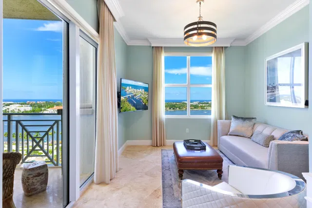 Esplanade Grande Unit 1502 photo 4