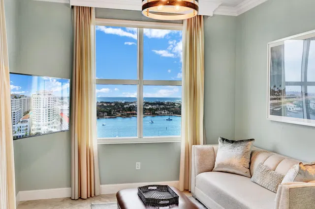 Esplanade Grande Unit 1502 photo 10