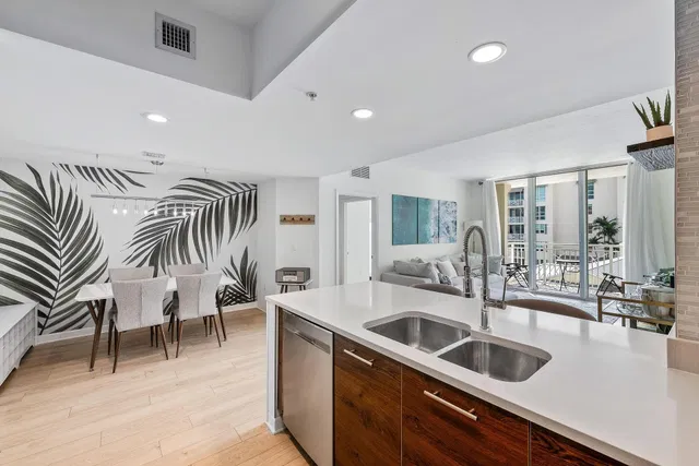 City Palms Unit 802 photo 6